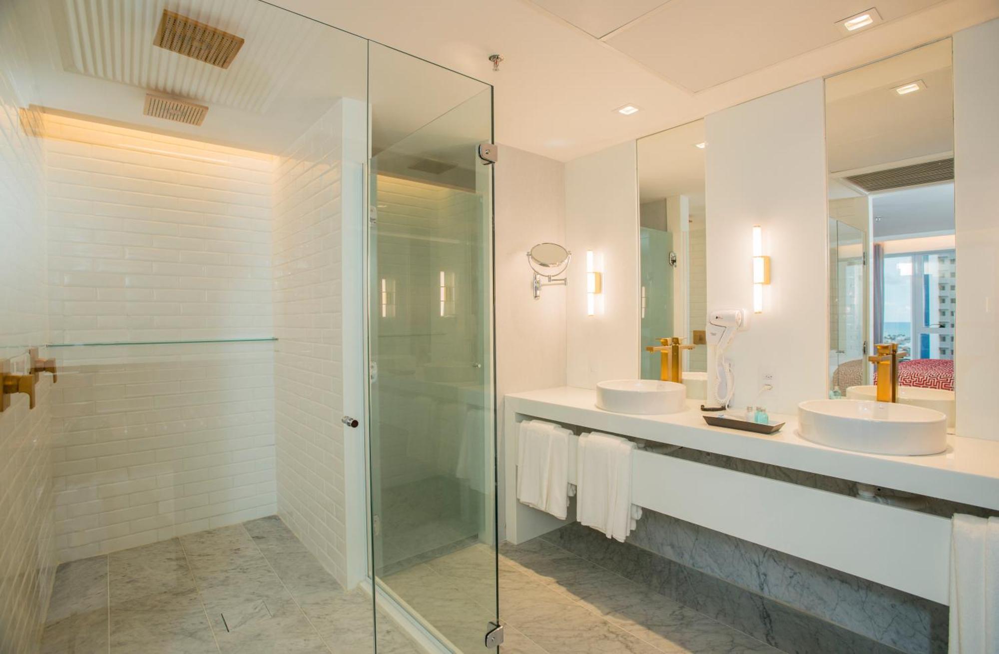 Hotel Luzeiros Recife Pokój zdjęcie A shower enclosure