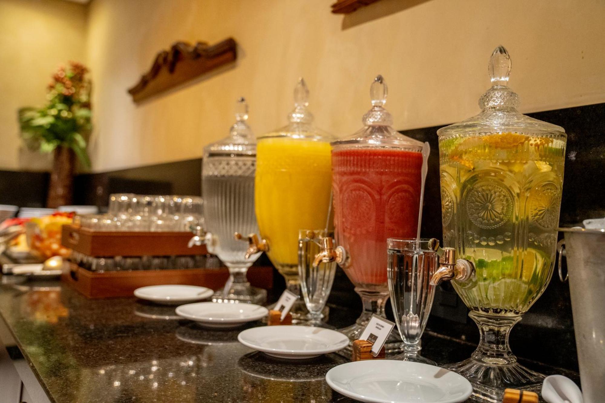 Hotel Luzeiros Recife Zewnętrze zdjęcie A selection of non-alcoholic drinks