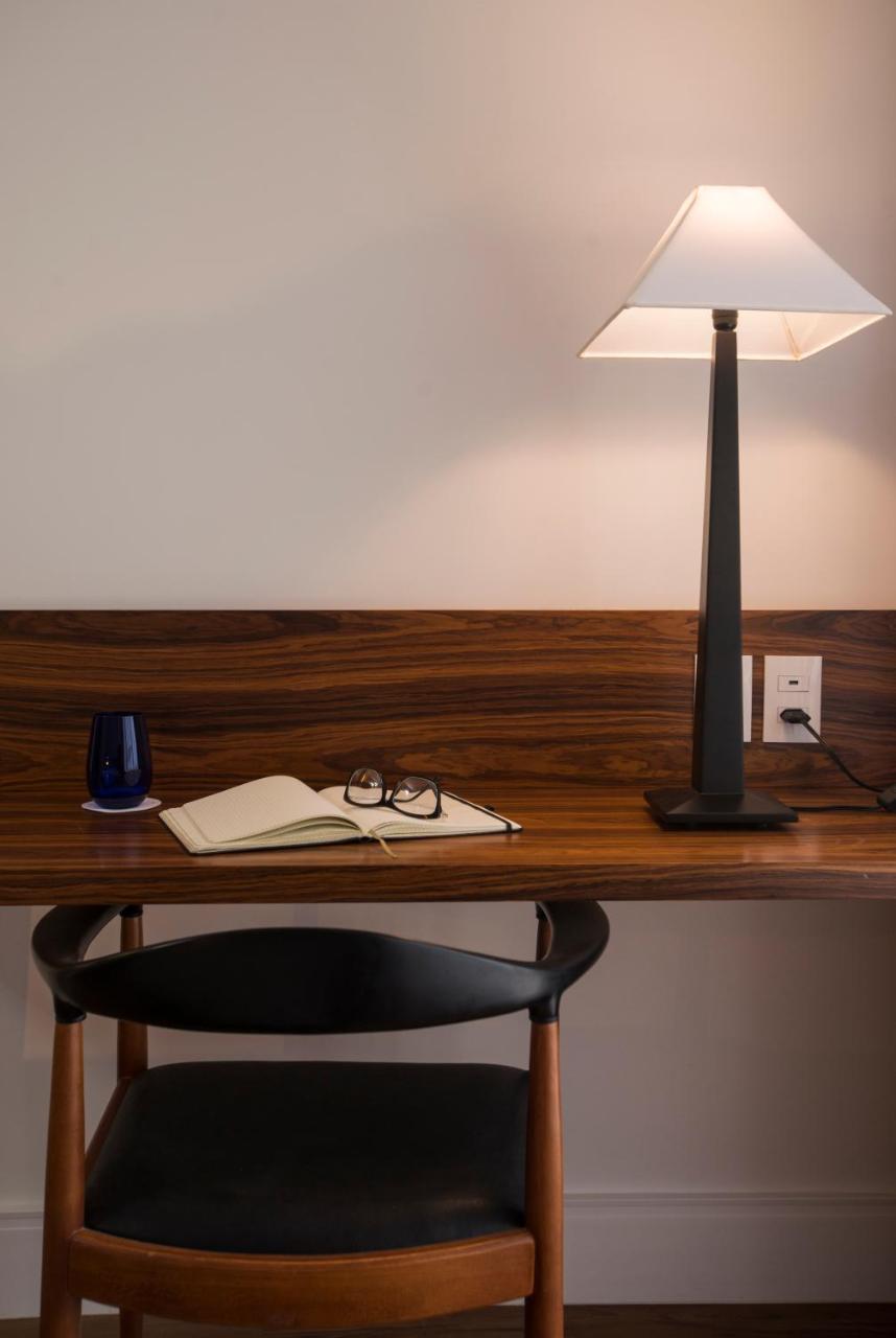 Hotel Luzeiros Recife Zewnętrze zdjęcie A lamp on a desk
